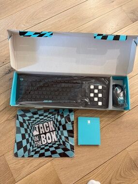 BTS Weverse Merch Box 13 - jhope NEW